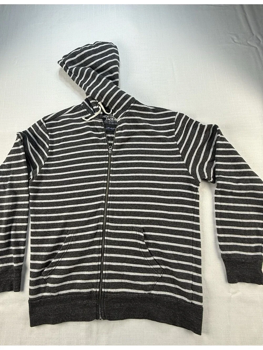 The North Face Hoodie Men’s Large Gray White Striped Full Zip Sweatshirt
